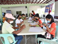 Kapin 160 beneficiaries nakadawat og cash assistance gikan sa APEC
